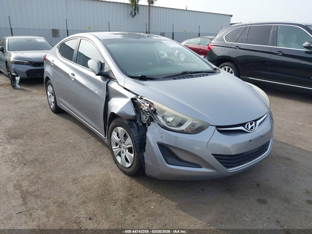 HYUNDAI ELANTRA SE - 6