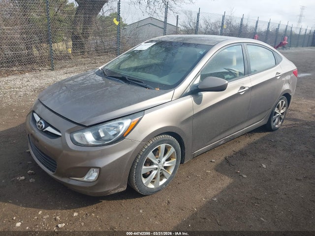 HYUNDAI ACCENT GLS - 2