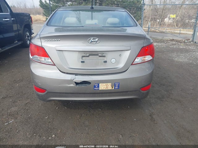 HYUNDAI ACCENT GLS - 6