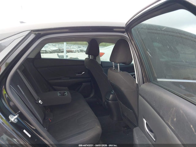 HYUNDAI ELANTRA SEL - 8