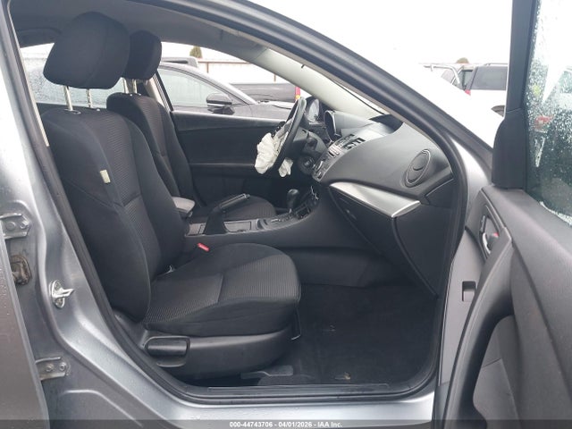 2013 Mazda MAZDA3 I SV photo 5