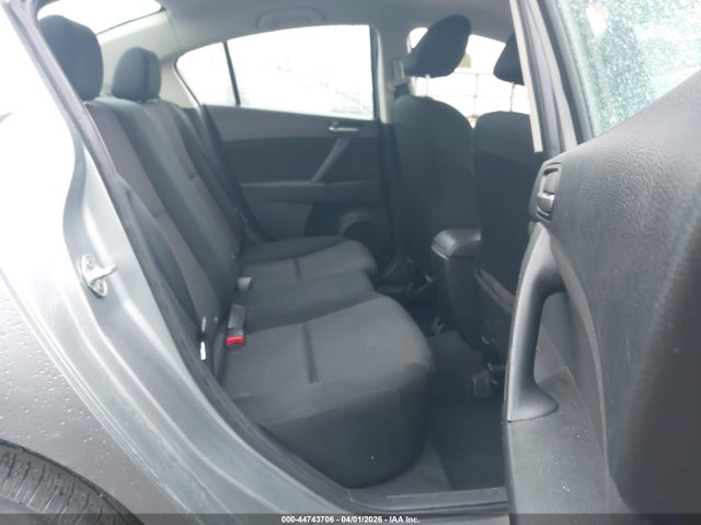 2013 Mazda MAZDA3 I SV photo 8
