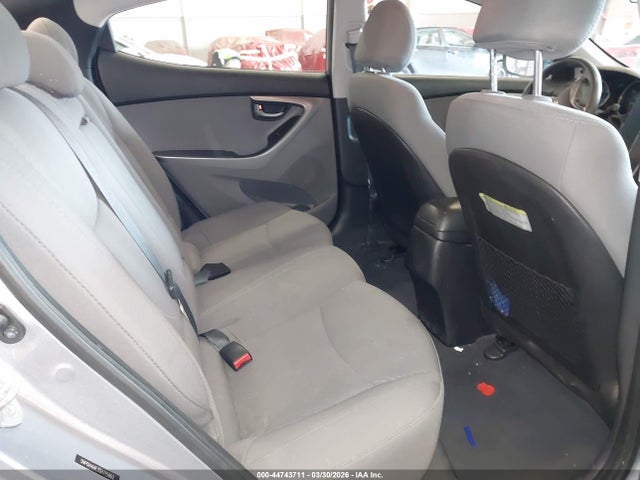 HYUNDAI ELANTRA SE - 8