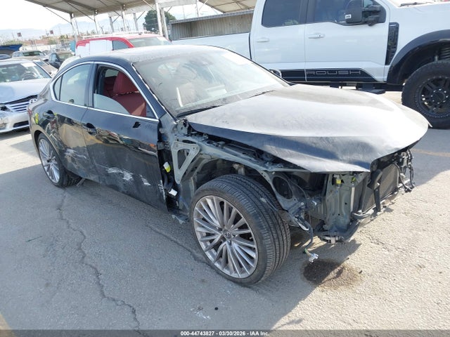 2022 LEXUS IS 