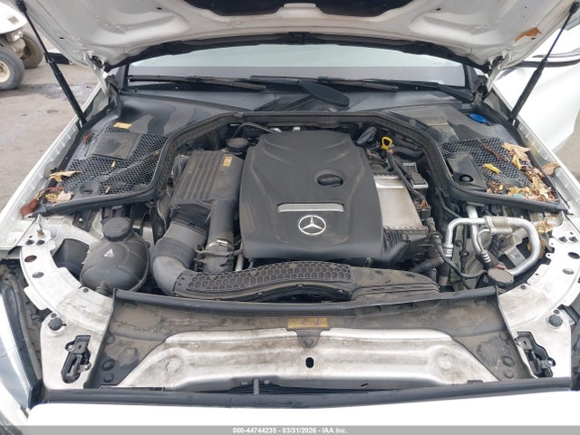 صورة 10 لـ 2016 Mercedes-BENZ C 300