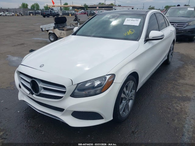 صورة 2 لـ 2016 Mercedes-BENZ C 300