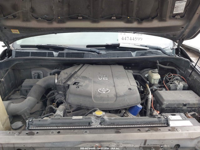 TOYOTA TUNDRA - 10