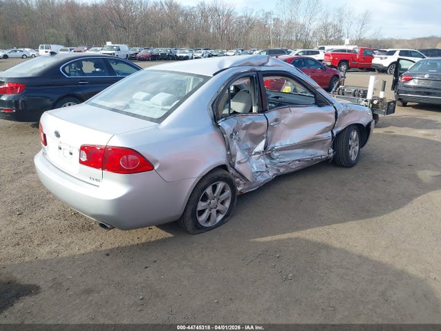 KIA OPTIMA LX V6 - 4