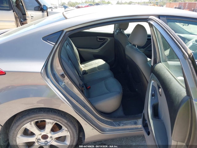 HYUNDAI ELANTRA LIMITED - 8