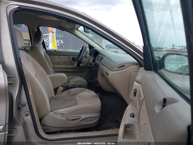 FORD TAURUS SE - 5