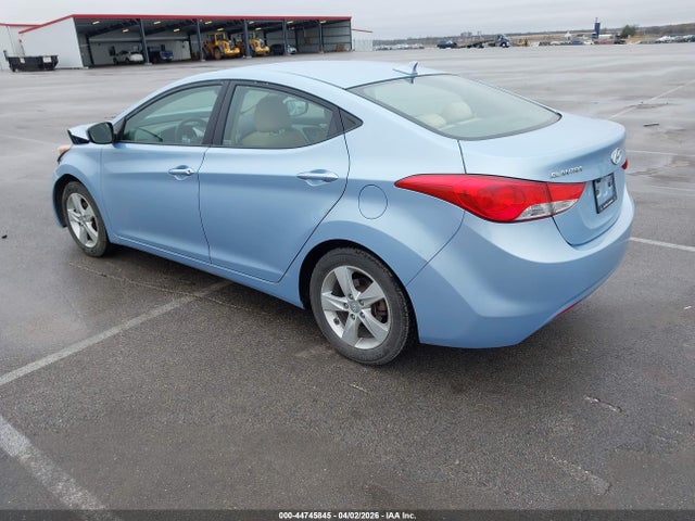 HYUNDAI ELANTRA GLS - 3