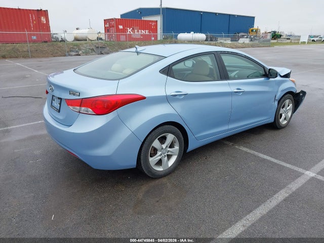 HYUNDAI ELANTRA GLS - 4