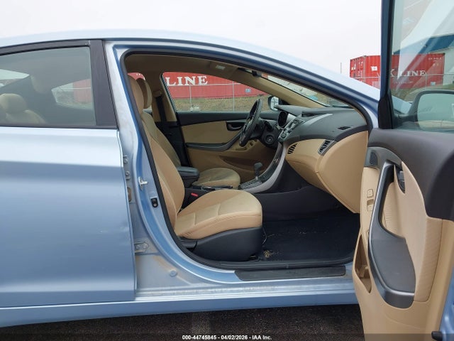 HYUNDAI ELANTRA GLS - 5