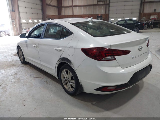 HYUNDAI ELANTRA SEL - 3