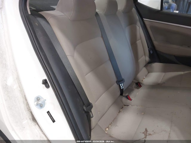 HYUNDAI ELANTRA SEL - 8