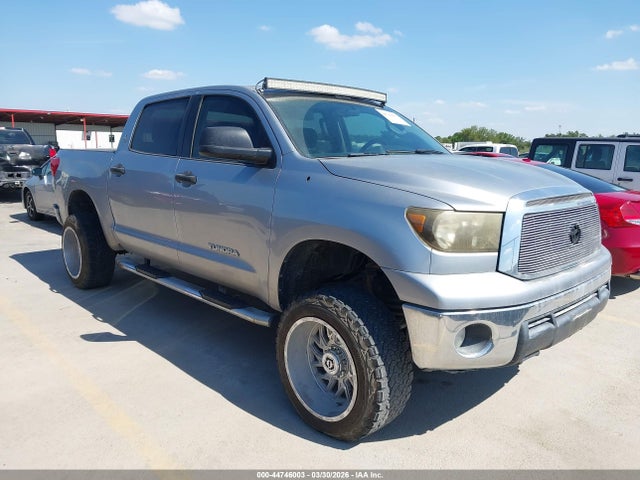 TOYOTA TUNDRA - 1
