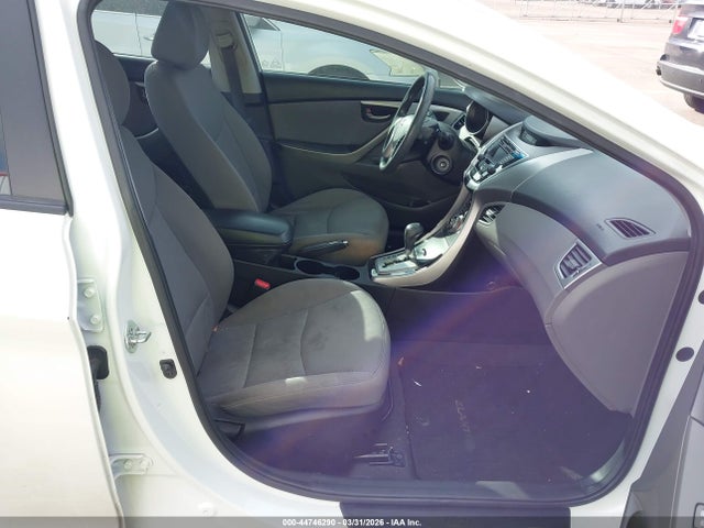 HYUNDAI ELANTRA GLS - 5