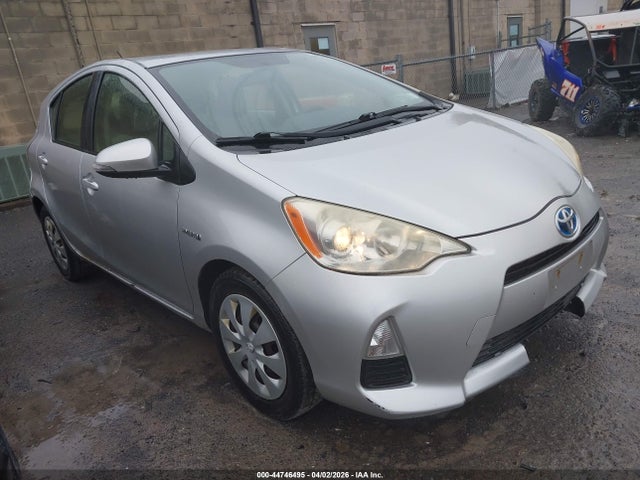 TOYOTA PRIUS C - 1