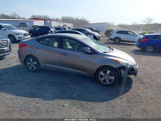HYUNDAI ELANTRA GLS - 1