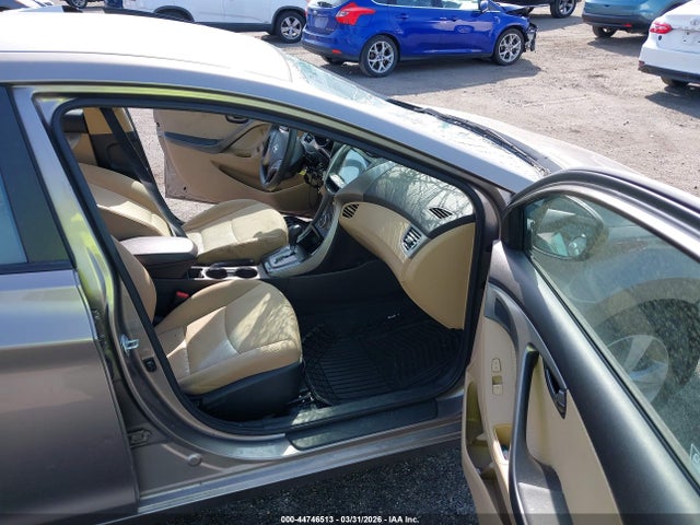 HYUNDAI ELANTRA GLS - 5