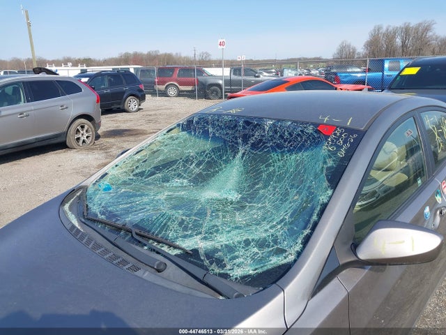 HYUNDAI ELANTRA GLS - 6