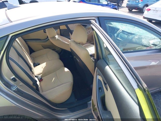 HYUNDAI ELANTRA GLS - 8