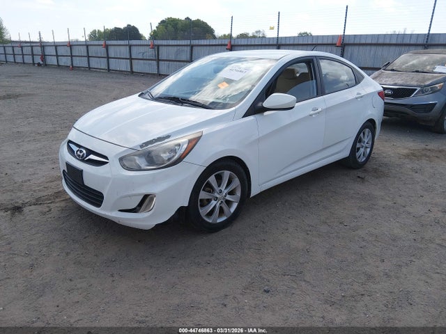 HYUNDAI ACCENT GLS - 2