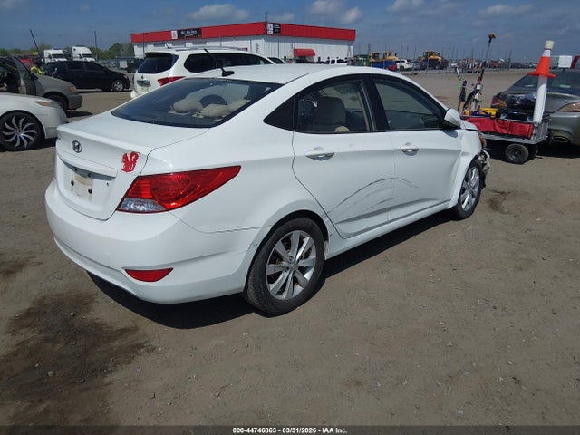 HYUNDAI ACCENT GLS - 4