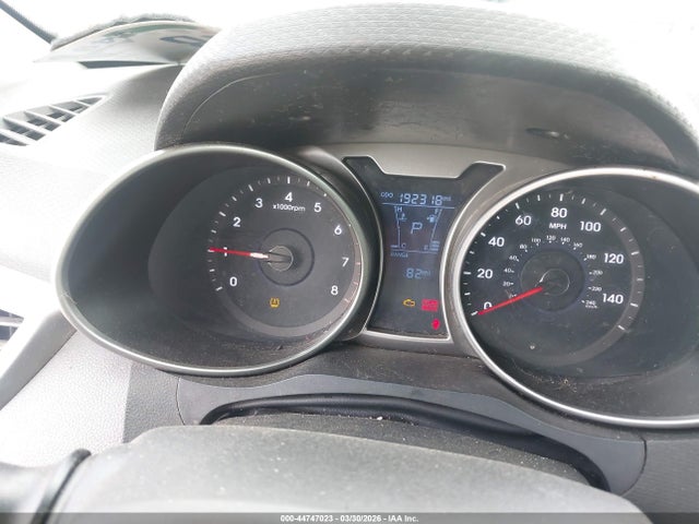 HYUNDAI VELOSTER BASE W/BLACK - 7