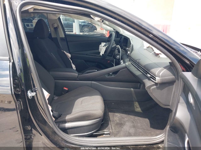 2026 Hyundai ELANTRA SE photo 5
