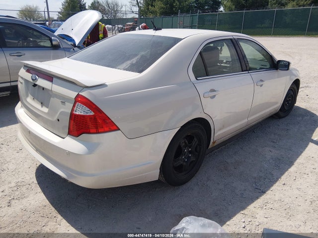 FORD FUSION SE - 4