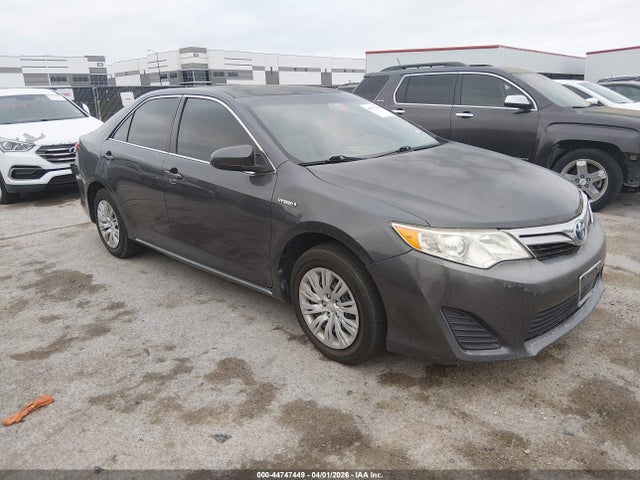 TOYOTA CAMRY - 1