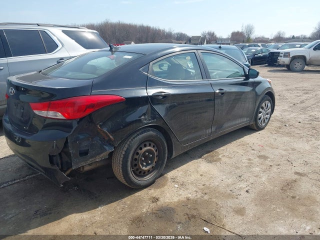 HYUNDAI ELANTRA - 4