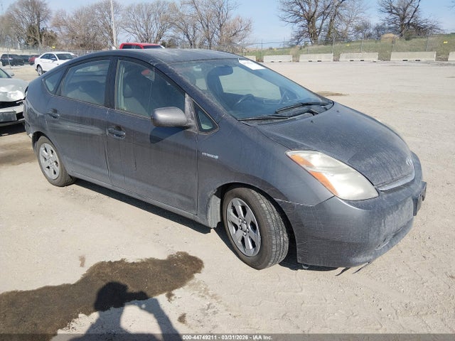 TOYOTA PRIUS - 1