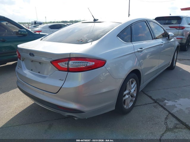 FORD FUSION SE - 4