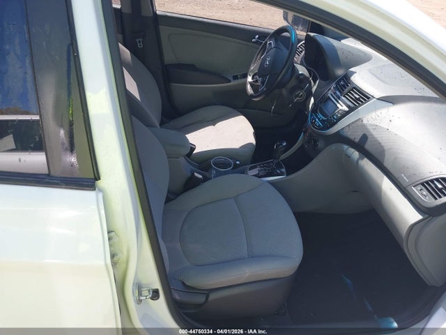 HYUNDAI ACCENT SE - 5