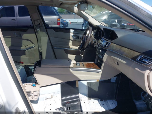 MERCEDES-BENZ E-CLASS - 5