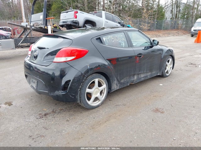 HYUNDAI VELOSTER BASE W/RED/BLACK - 4