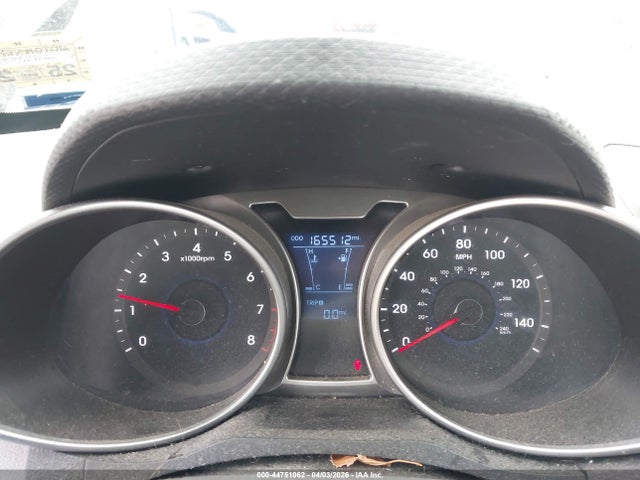 HYUNDAI VELOSTER BASE W/RED/BLACK - 7