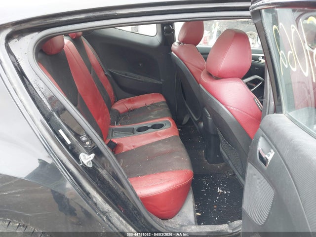 HYUNDAI VELOSTER BASE W/RED/BLACK - 8