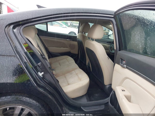 صورة 8 لـ 2017 Hyundai ELANTRA SE