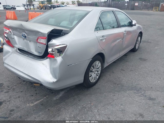 TOYOTA CAMRY - 4
