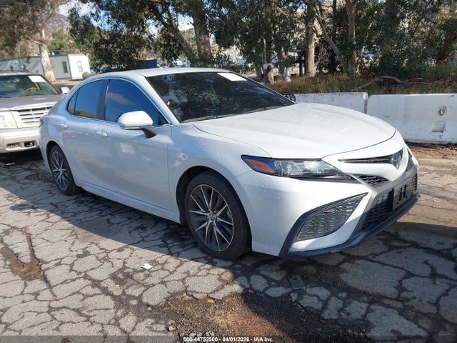 TOYOTA CAMRY - 1