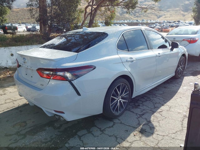 TOYOTA CAMRY - 4