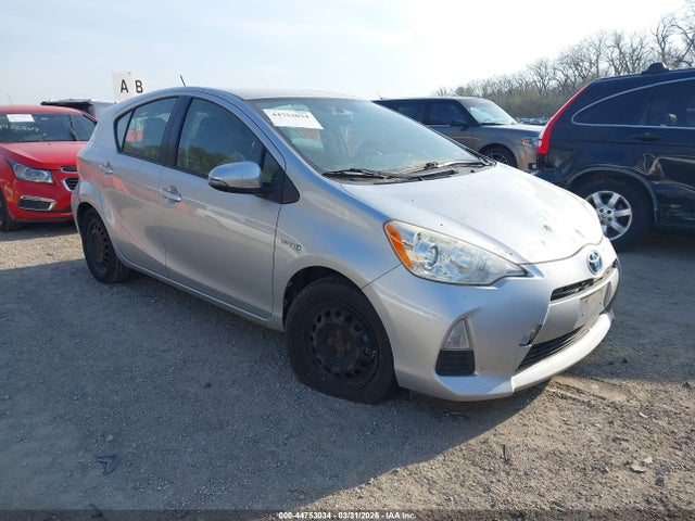 TOYOTA PRIUS C - 1