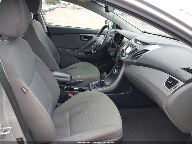 HYUNDAI ELANTRA SE - 5