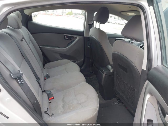 HYUNDAI ELANTRA SE - 8