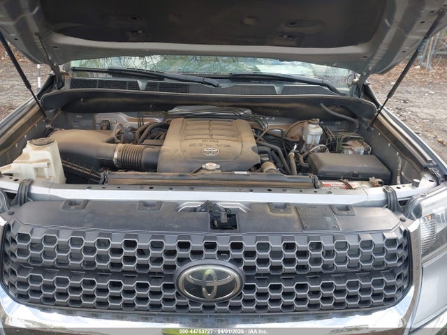 TOYOTA TUNDRA - 10