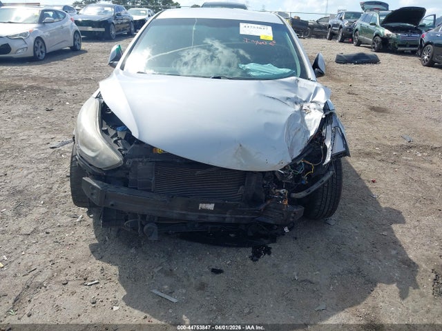 HYUNDAI ELANTRA - 6