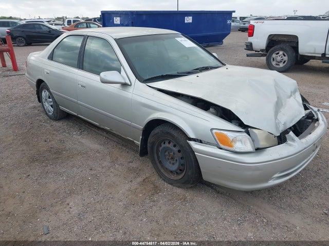 2001 TOYOTA CAMRY LE